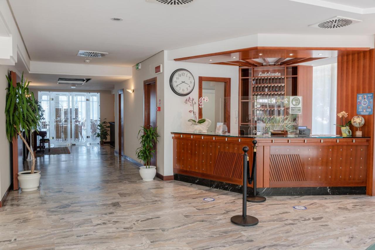 Hotel Audi Frontemare Rimini Exterior photo