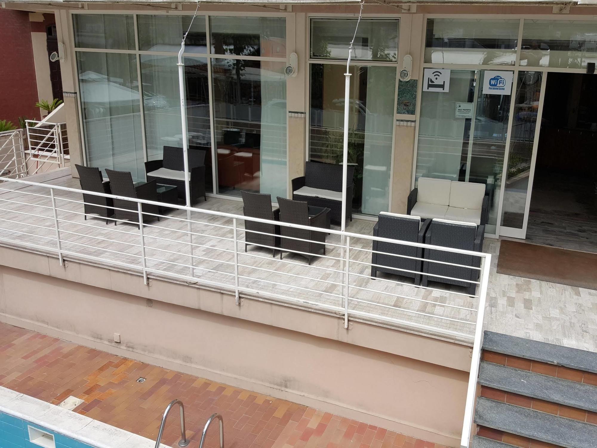 Hotel Audi Frontemare Rimini Exterior photo