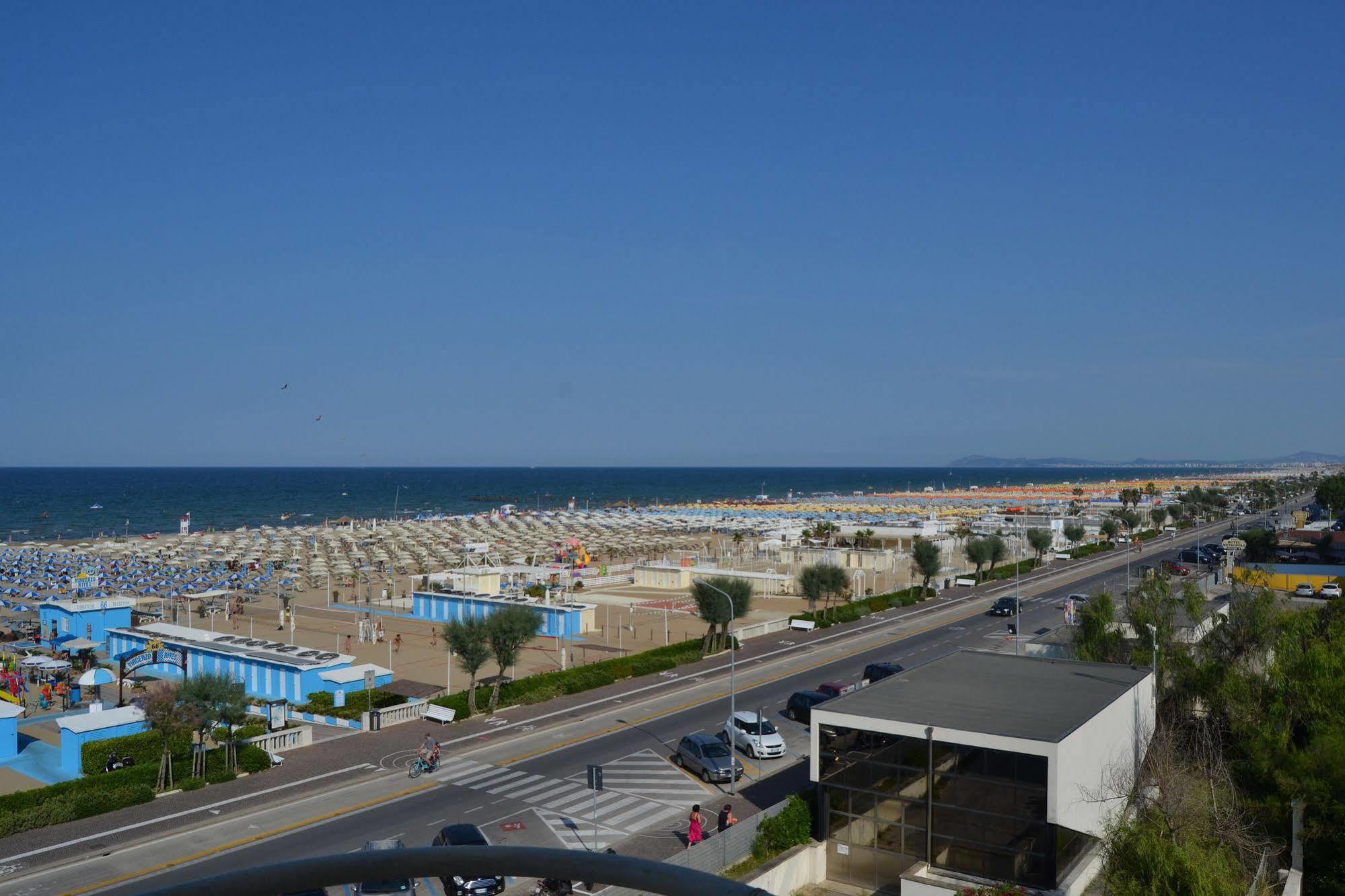 Hotel Audi Frontemare Rimini Exterior photo
